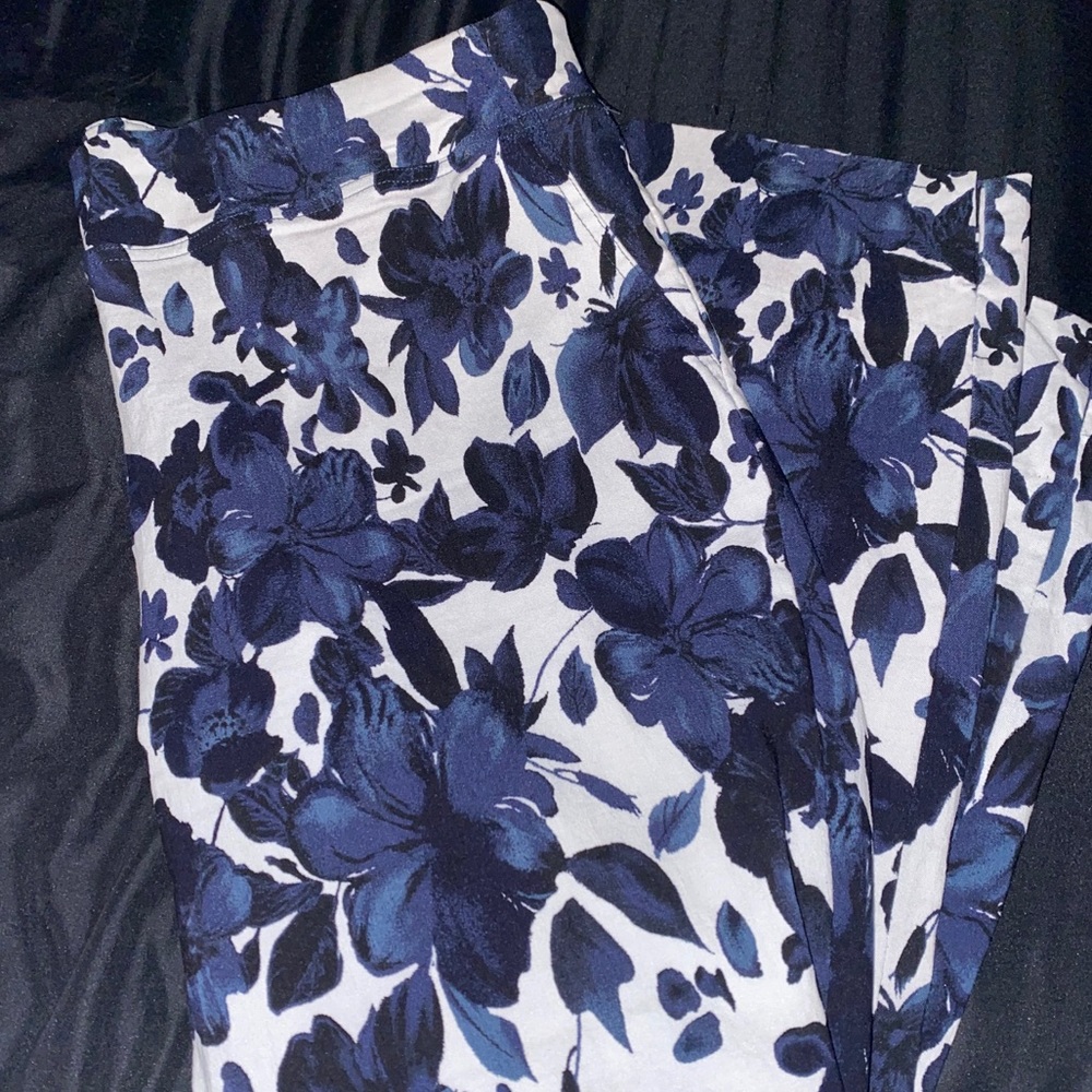 Dalia flower print pants